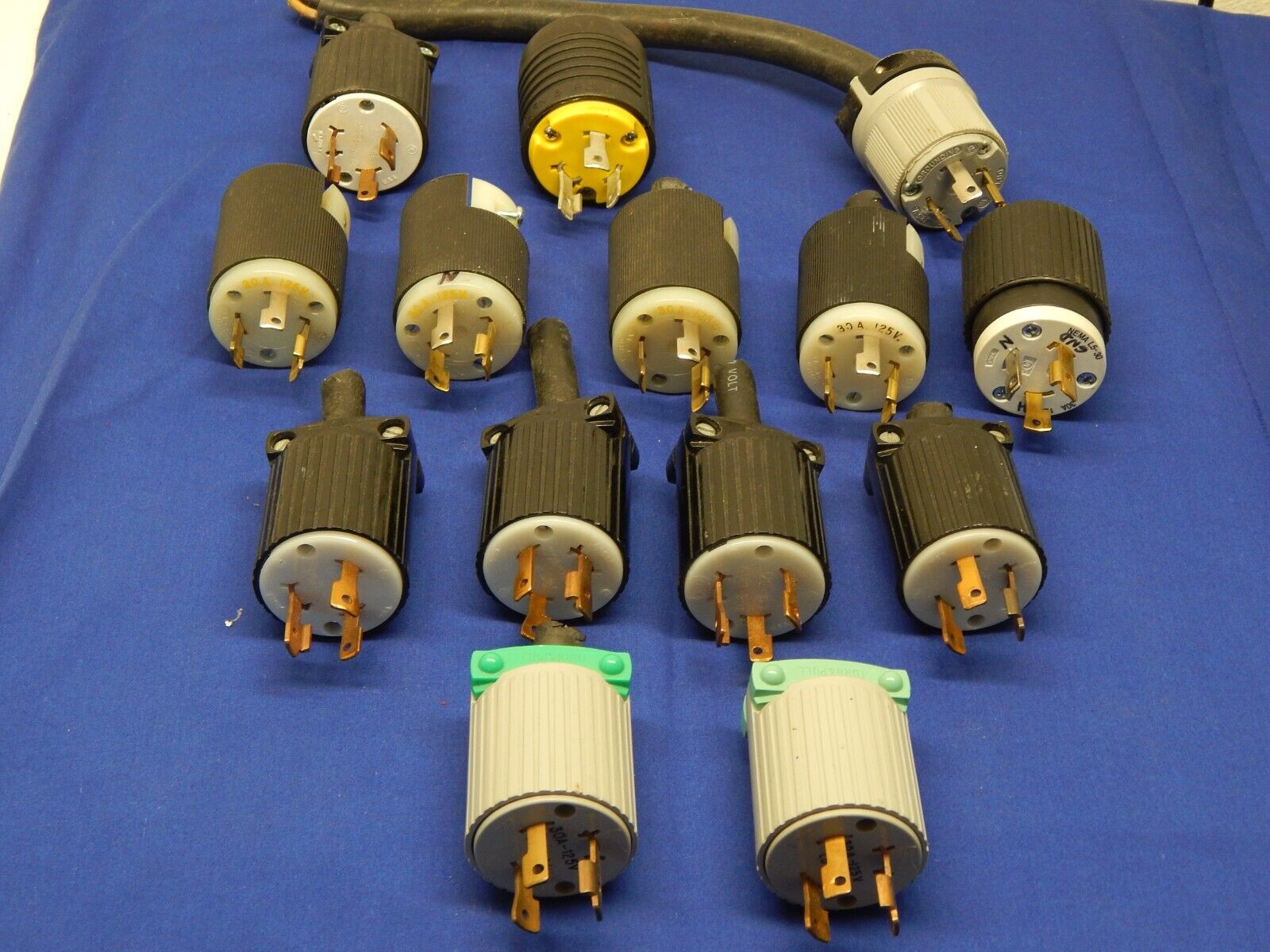 NEMA L5-30 30 Amp 125V 2 Pole 3 Wire Plug with External Cord Grip Lot of 14 NEMA L5-30 30 Amp 125V 2 Pole 3 Wire Plug with External Cord Grip Lot of 14